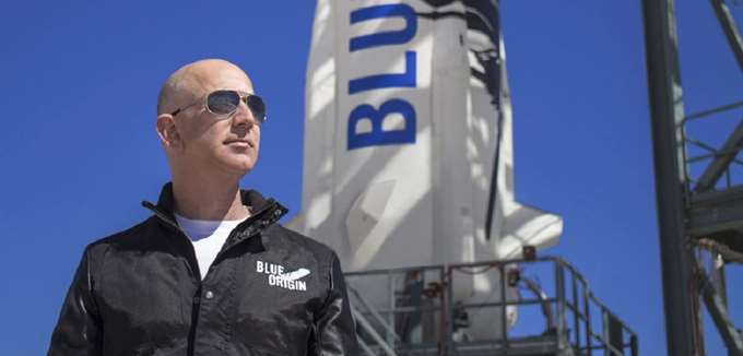 Ο Jeff Bezos πλουσιότερος κατά 10 δισ. δολάρια μετά τη συμφωνία Amazon - OpenAI