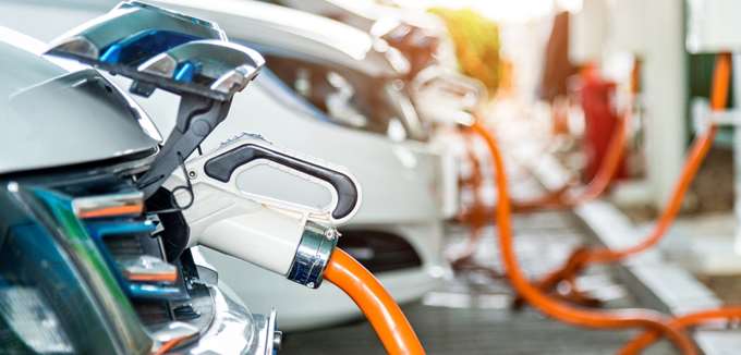 ΙΧ: Με αργά βήματα η διείσδυση της ηλεκτροκίνησης στην Ελλάδα