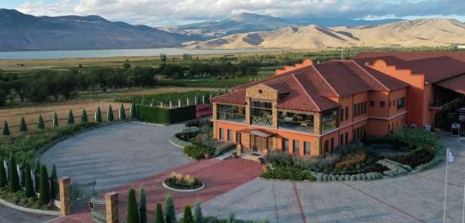 Κτήμα Άλφα: Η διάσπαση της Σαντορίνης και οι νέες επενδύσεις