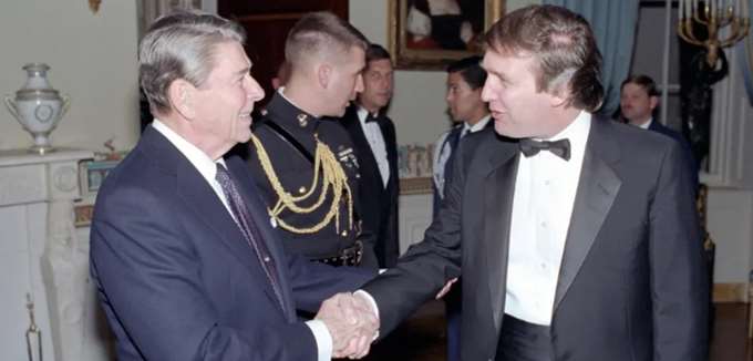 Ο Τραμπ έχει την ευκαιρία να κάνει αυτό που δεν κατάφερε ο Ρέιγκαν