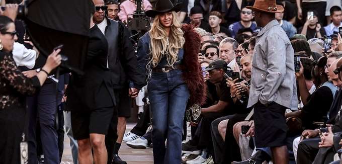 Η Beyoncé είναι πλέον δισεκατομμυριούχος