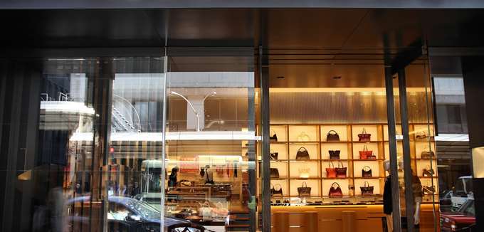 LVMH: &quot;Απογειώνεται&quot; η μετοχή μετά τη θετική έκπληξη από τις πωλήσεις γ&#39; τριμήνου