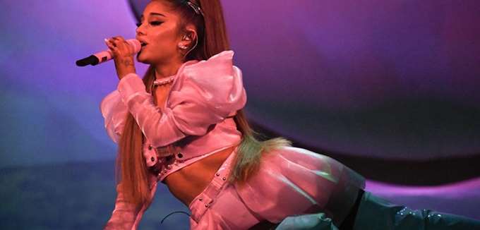 Η Ariana Grande καταθέτει αγωγή κατά της Forever 21 - ζητά αποζημίωση 10 εκατ. δολαρίων