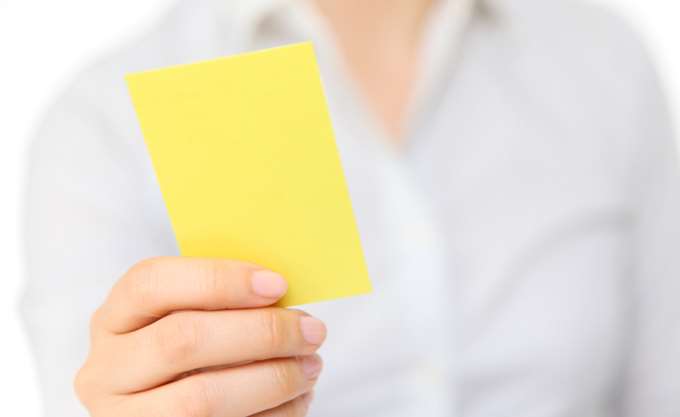 "Κίτρινη κάρτα" των θεσμών στη ρύθμιση οφειλών προς την εφορία