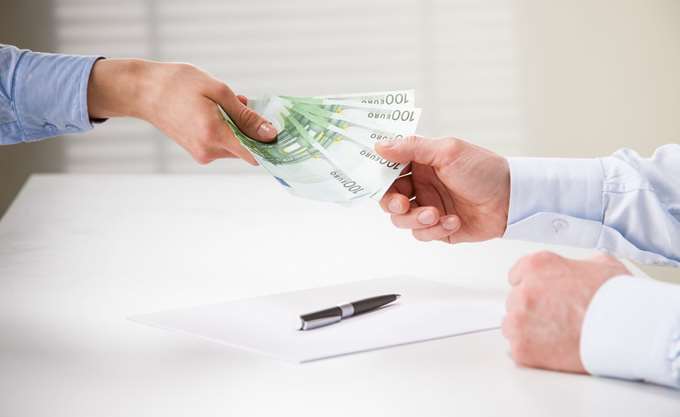 Σε χρονοκαθυστέρηση οι 120 δόσεις για εφορίες-Tαμεία