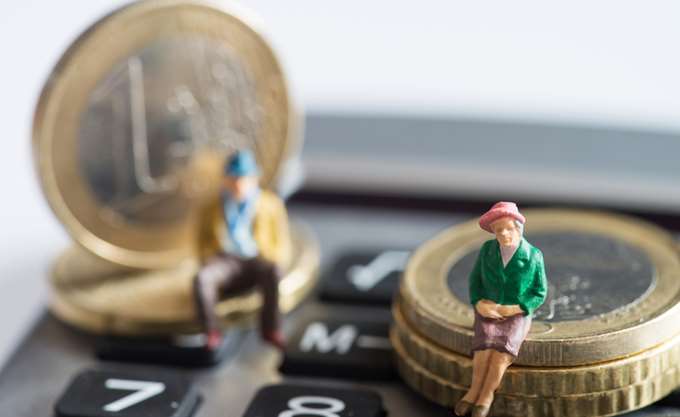 Έρχονται ανατροπές στις επικουρικές συντάξεις