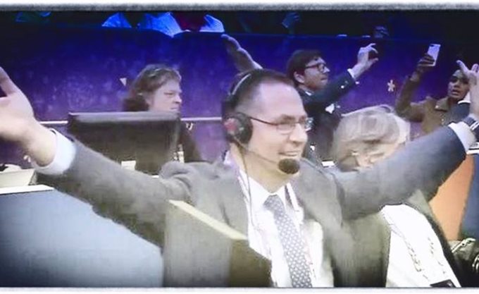 Απίστευτο γέλιο: Ο Μητσικώστας μιμείται Ιωάννου-Χατζηγεωργίου!