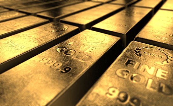 Υποχωρεί ο χρυσός μετά τα ισχυρά στοιχεία για την οικονομία των ΗΠΑ