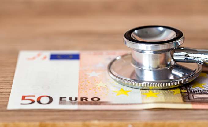 1 στους 2 πολίτες δυσκολεύεται να καλύψει τις δαπάνες υγείας