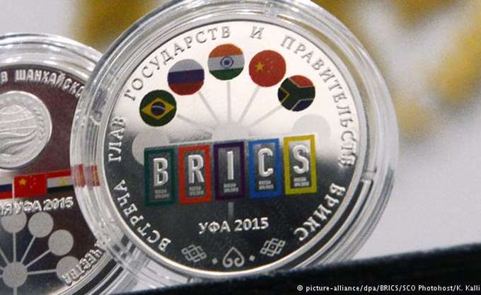 "Πράσινο φως" για την ένταξη της Ελλάδας στην Τράπεζα των BRICS