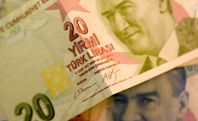 Ήρε την απαγόρευση αγοραπωλησιών τουρκικής λίρας σε BNP Paribas, Citigroup, UBS η Άγκυρα