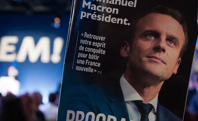 Νίκη Μακρόν και δημοσκοπήσεων – Οι βουλευτικές εκλογές ο επόμενος κίνδυνος