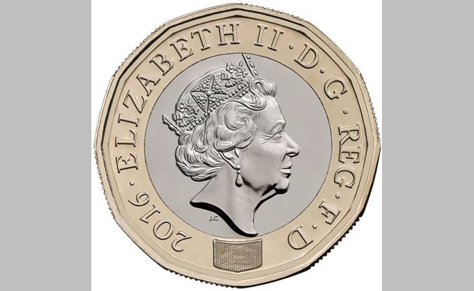 Πέφτει η βρετανική λίρα, με φόντο τη &quot;μετωπική&quot; σύγκρουση που ετοιμάζει ο Τζόνσον με την ΕΕ