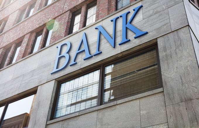 Χαμηλότερο το μέσο κόστος χρηματοδότησης για τις ελληνικές τράπεζες - Τι σημαίνει