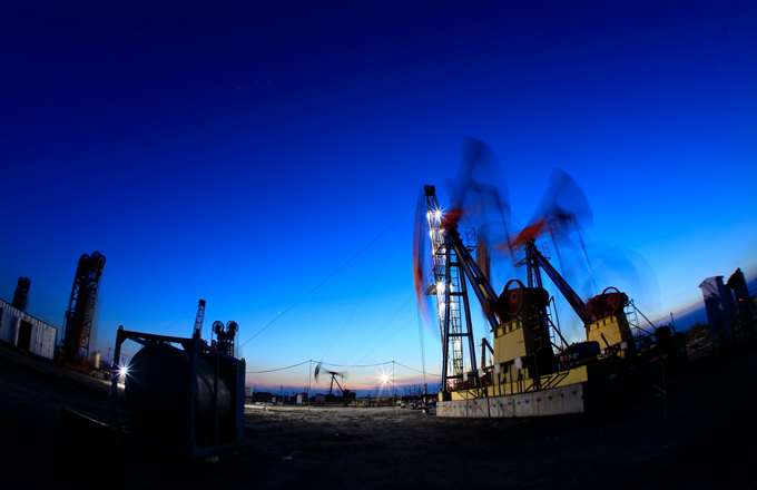 Πετρέλαιο: Η μεγαλύτερη ετήσια πτώση τιμών από το 2020 – Απώλειες κοντά στο 20% το 2025