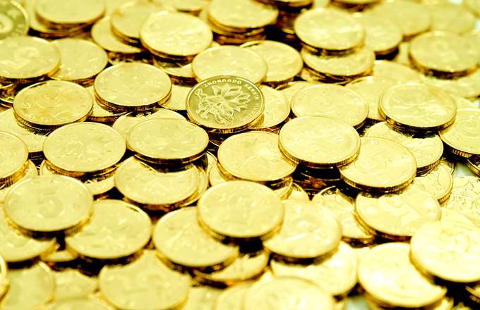 Έσπασε το φράγμα των 1000 ευρώ η χρυσή λίρα – Γιατί η ΤτΕ αλλάζει 2 φορές την ημέρα την τιμή