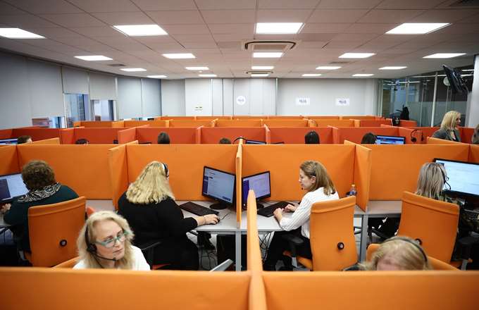 Πώς θα αυξηθούν οι μισθοί με τον νόμο για τις συλλογικές συμβάσεις