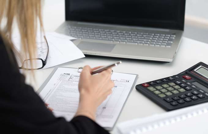 Έρχονται μειώσεις φόρων για τις επιχειρήσεις – Ποια μέτρα βρίσκονται στο τραπέζι