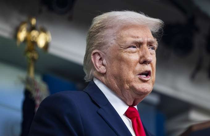 Γιατί ο Τραμπ διστάζει να επιτεθεί εναντίον του Ιράν