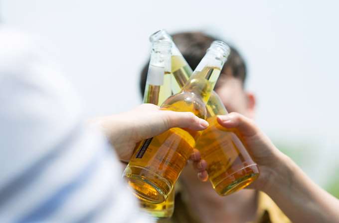 αλκοόλ_έφηβος