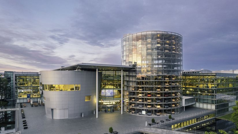 Τι είναι το "Διάφανο εργοστάσιο" της VW και γιατί σταματά την παραγωγή