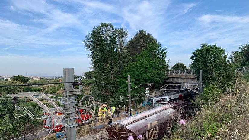 Σύγκρουση δύο τρένων στην Τσεχία - Δεκάδες τραυματίες