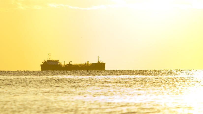 Δεξαμενόπλοια σε τροχιά κερδών, αλλά με βαριά σκιά για το 2026