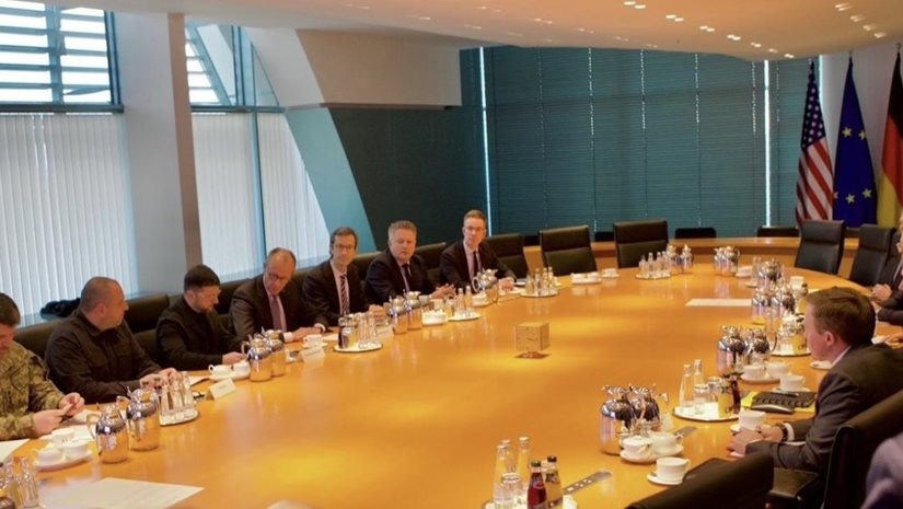 ΗΠΑ: Το 90% των ζητημάτων Ρωσίας-Ουκρανίας έχει επιλυθεί - Εγγυήσεις ασφαλείας τύπου Άρθρου 5 στο τραπέζι