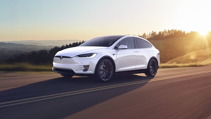 Πώς η Tesla κατάφερε να μειώσει το βάρος του Model X κατά 180 κιλά