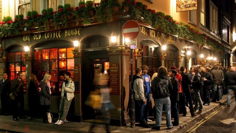 Ιρλανδικές παμπ: Αβέβαιο μέλλον σε μια νηφάλια κοινωνία