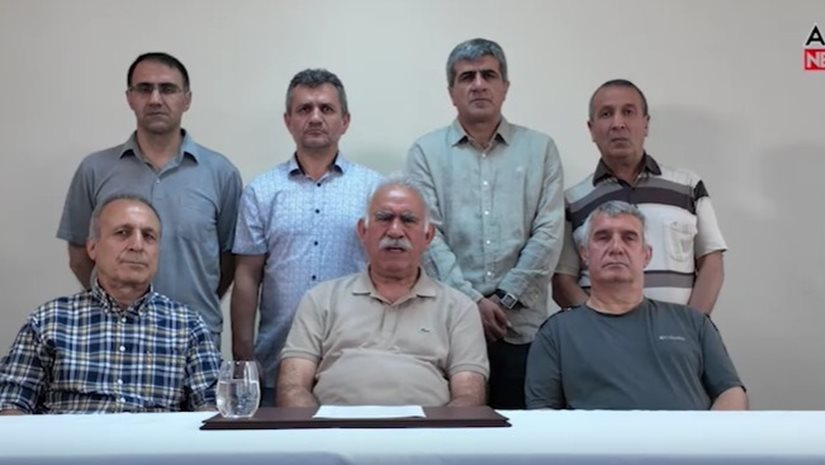 Αντιπροσωπεία της τουρκικής Εθνοσυνέλευσης στον Οτσαλάν: Ζήτησε ο αφοπλισμός να δεσμεύει και τις κουρδικές δυνάμεις της Συρίας