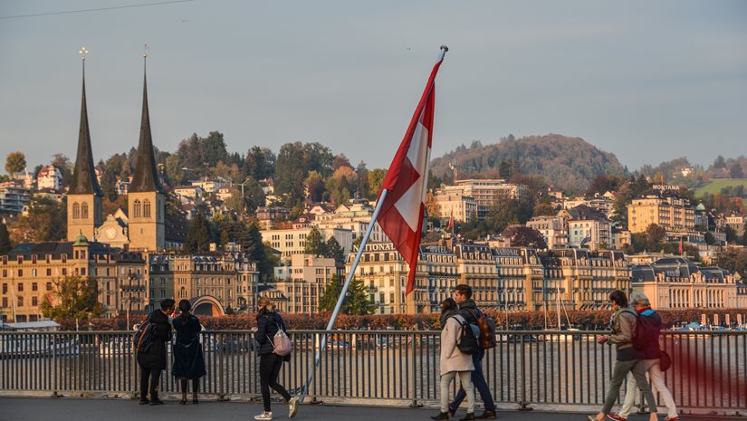 Δημοψήφισμα στην Ελβετία: Το 79% των πολιτών απέρριψε την πρόταση για κλιματικό φόρο στους πολύ πλούσιους