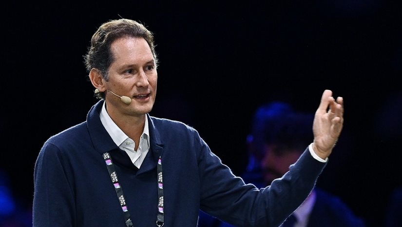 Η Stellantis (Peugeot, Fiat, Opel, Jeep) πιέζει την ΕΕ για αναθεώρηση της απαγόρευσης κινητήρων εσωτερικής καύσης από το 2035