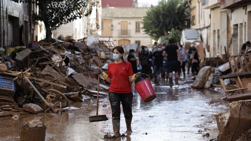 Ισπανία: Παραιτήθηκε ο πρόεδρος της περιφέρειας της Βαλένθια λόγω της διαχείρισης των φονικών πλημμυρών το 2024