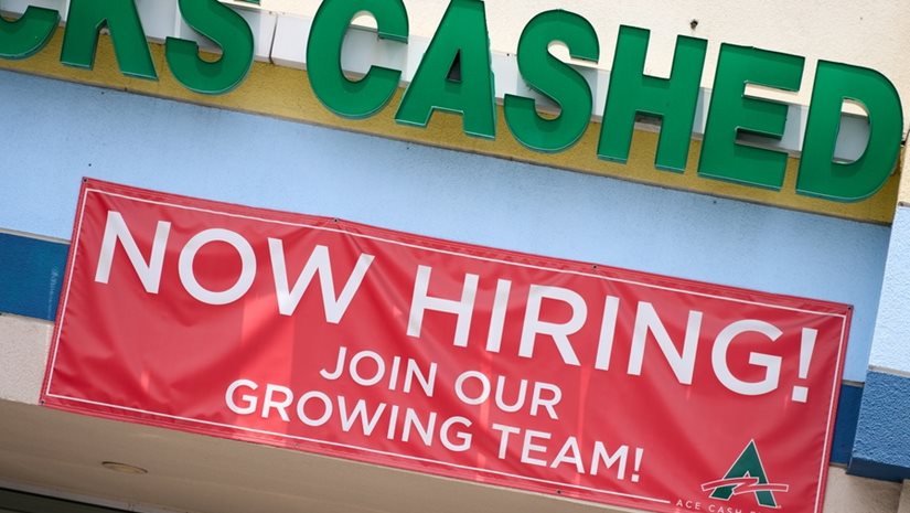 ΗΠΑ: Απροσδόκητη δυναμική στην αγορά εργασίας τον Οκτώβριο με 42.000 νέα μισθολόγια σε επιχειρήσεις