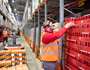 Μελέτη ΙΟΒΕ: Στα €2,2 δισ. η συνεισφορά της Coca-Cola στην ελληνική οικονομία (0,9% του ΑΕΠ)