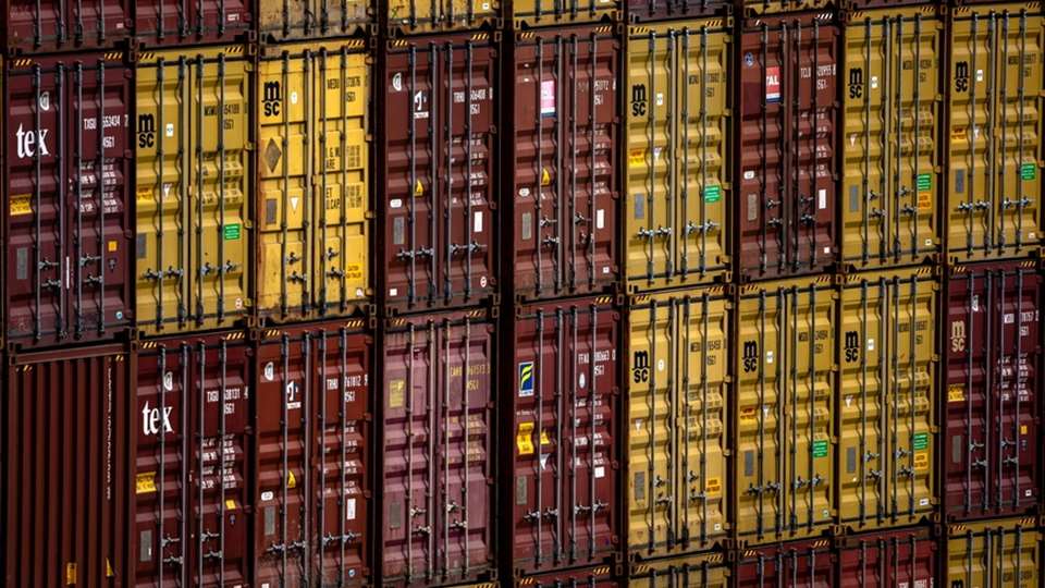 Νέος κίνδυνος "εμπορικού πολέμου" από ΗΠΑ; Για πρώτη φορά η Ευρώπη είναι μεγαλύτερη εξαγωγική αγορά από την Ασία