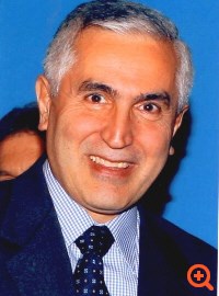 "Η Κίνα μπορεί να συμβάλει στην ανάπτυξη της Ελλάδας"